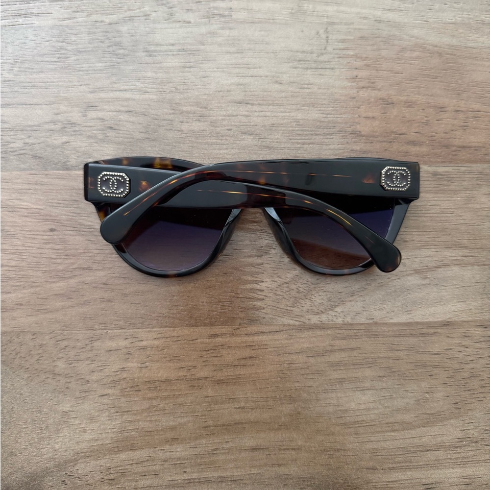 Chanel Oversized Cat Eye Sunglasses - Picture 6 of 14